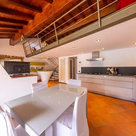 Bright Penthouse With Breathtaking Views Colonno